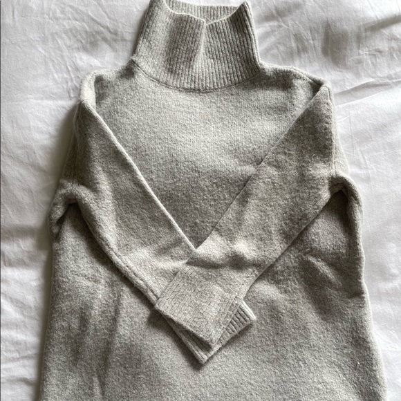 Oak + Fort Long Sweater in Silver Grey in size XS/S - Picture 1 of 2